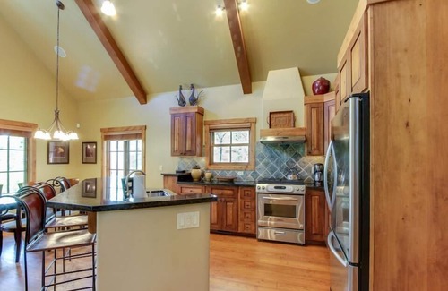 Tamarack Ski Chalet | Serene Chalet|Private Hot Tub|Wood Fireplace