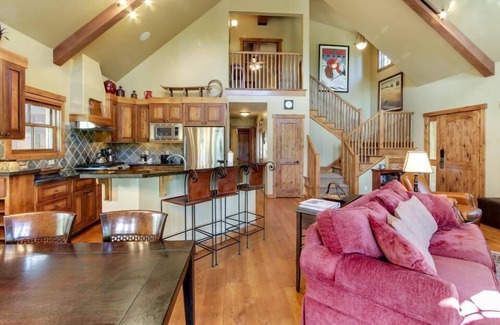 Tamarack Ski Chalet | Serene Chalet|Private Hot Tub|Wood Fireplace