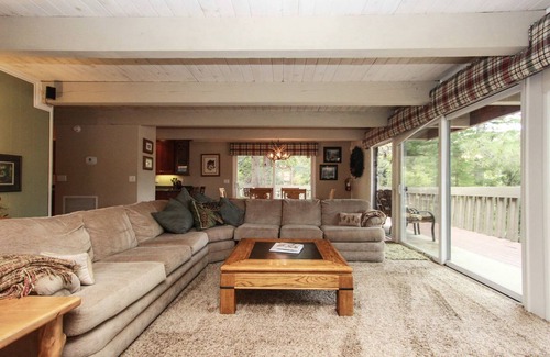 Moonridge Cabin | 🎄SERENE⛄️CHEF’S KITCHEN 🎱NEW GAME RM🏓 POOL ARCADE🏀 SECRET PLAYHOUSE ❄️