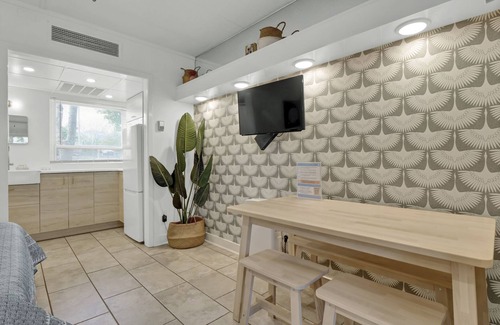 Airlie Condo | Serene Coastal Escape @ The Waterway
