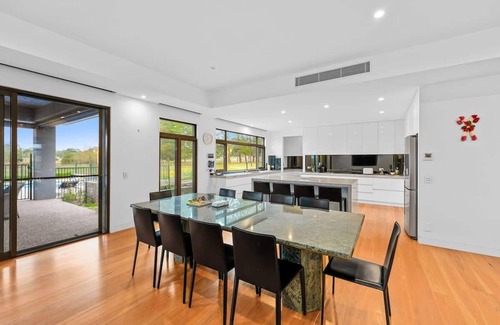 Hastings House | Serene Coastal Retreat in Hastings w pool