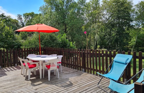Saint-Ay Cottage | Serene Countryside Getaway: 6 Guests, Near Loire Castles, Private Terrace, Garden