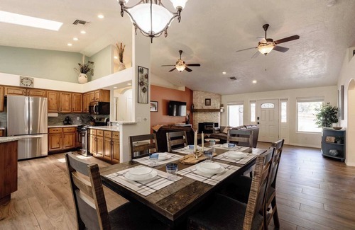 Cottonwood-Verde Village House | Serene Desert Escape: Views, Firepit & Workspace