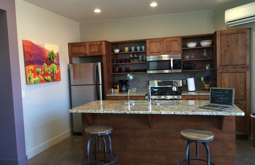 Kayenta Cottage | "SERENE DESERT GETAWAY CASITA" IN Kayenta VillagenViews of Red Rock Mt. Pets OK.