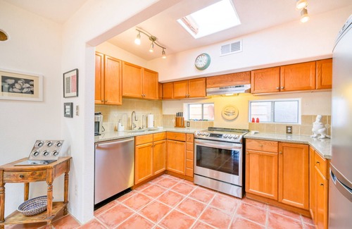 Santa Fe House | Serene dog-friendly home with wood stove, washer/dryer, patio, deck, & WiFi