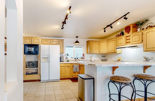Sky Meadows Ranch House | Serene dog-friendly mountain house with fireplace, amazing view, & washer/dryer
