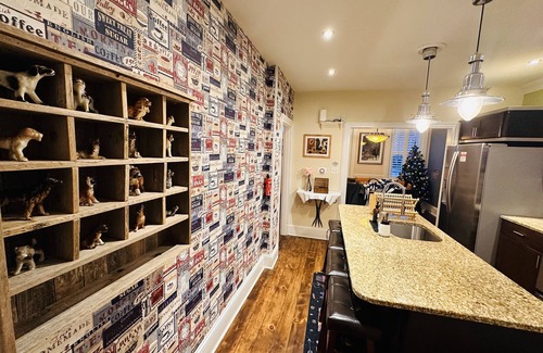 West Chester House | Serene Downtown Luxury Retreat, Hot Tub, Garden, High-end Hospitality