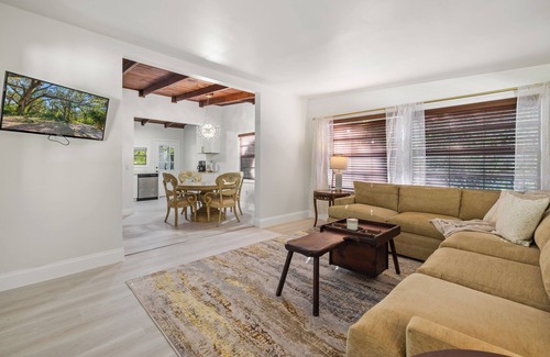 Alva House | Serene & Elegant 2-bedroom house with WiFi/AC in fantastic Alva