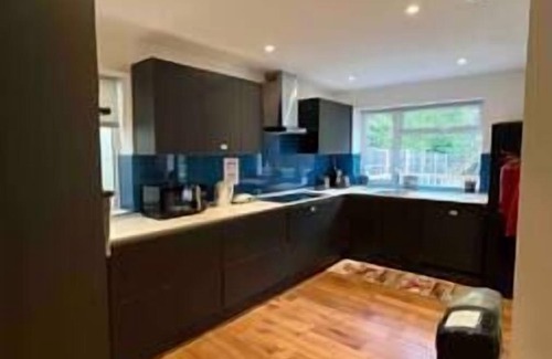 Barnhill Apartment | Serene En-suite 30min to Central London