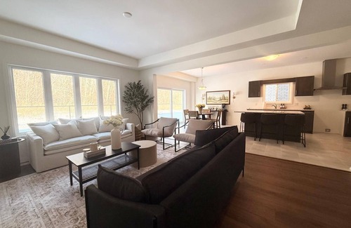 Thorold House | Serene Escape Near Niagara Falls: Spacious 4-BR Retreat for Families & Friends
