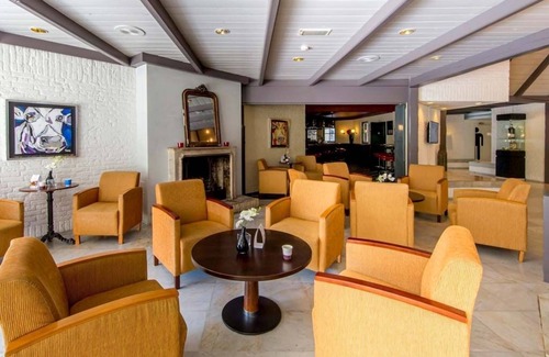 Hoevelaken House | Serene Escape Perfect for Family Adventures Near The Mondriaan House