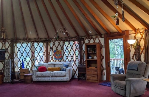 Adelma Beach Cabin | Serene Fall Getaway/Huge Yurt/Off Grid/Wifi/Work,Relax, and Play in the Woods