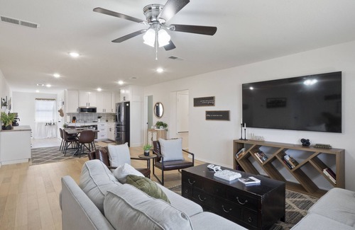 Aubrey Other | Serene farmhouse on 2 acres, perfect for family gatherings or wedding stays.