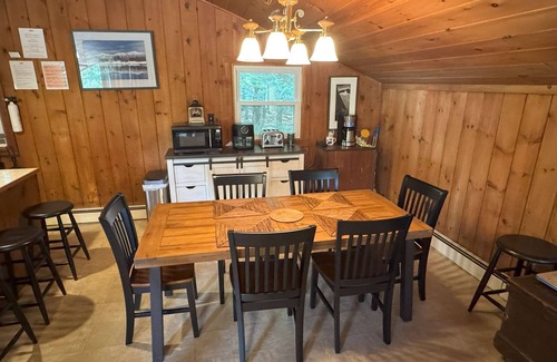 Eidelweiss Village Ski Chalet | Serene Forest Chalet - A White Mountains Adventure