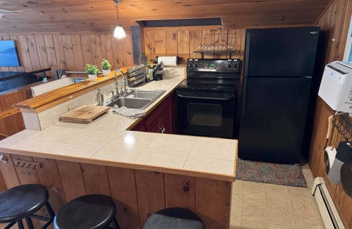 Eidelweiss Village Ski Chalet | Serene Forest Chalet - A White Mountains Adventure