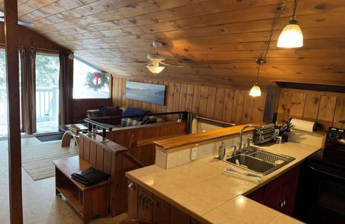Eidelweiss Village Ski Chalet | Serene Forest Chalet - A White Mountains Adventure