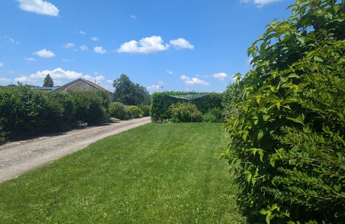 Champigny-sous-Varennes Cottage | Serene Getaway: Spacious Home with Terrace, Near Nature & Historical Sites