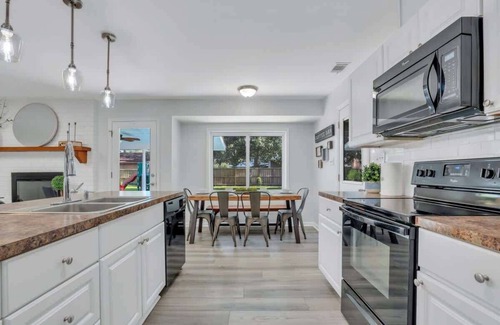 Pooler House | Serene garden home near Savannah