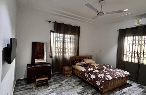 Osu Klottey House | Serene Getaway 5 bedroom duplex