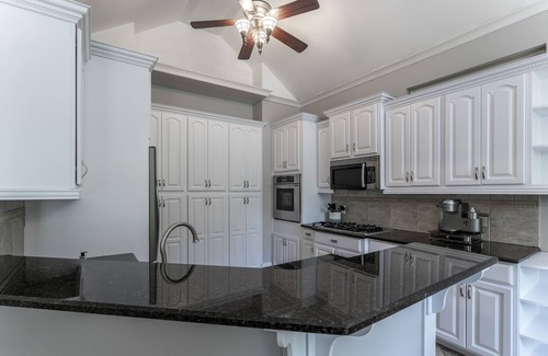 Gainesville House | Serene Getaway on Lake Lanier. Enjoy beautiful views any time of the year.