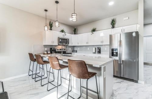 Westminister Apartment | Serene Golf View Retreat Duplex