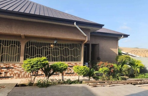 Kumasi House | Serene Haven: A Smart Retreat