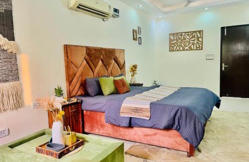 Nehru Place Apartment | Serene Hemkunt 1BHK Home in GK1