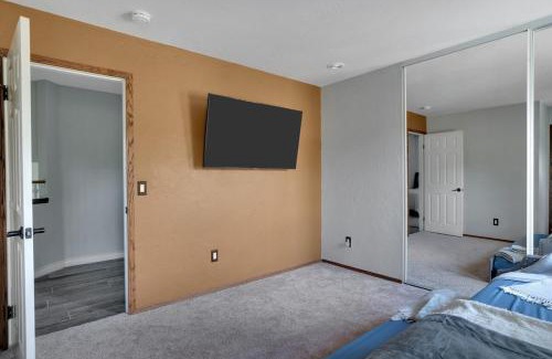 Guajome House | Serene hillside oasis with pool - 20 min to beach