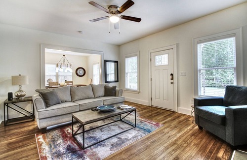 Edgewood House | Serene Historic Bungalow