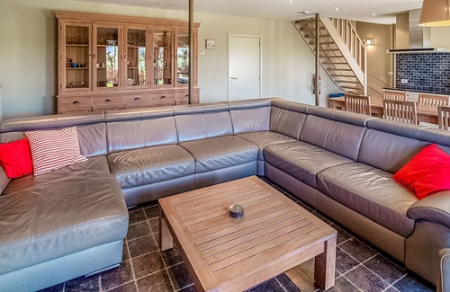 Alveringem House | Serene Holiday Home in Gijverinkhove with Terrace, Garden