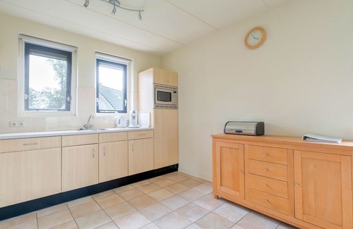 Sondel House | Serene Holiday Home in Gaasterlân-Sleat