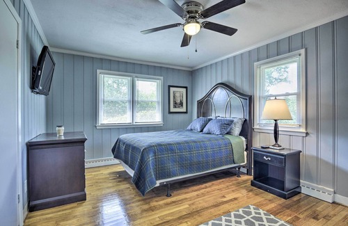 Greensboro House | Serene Home on Pond - 5 Mi to Dtwn Greensboro