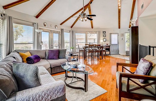 Lakehurst House | Serene home with hot tub, Lake Travis views, wildlife - close to Downtown Austin