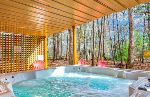 Royal Pines House | Serene home with private hot tub, Ping Pong, washer/dryer, firepit & central AC