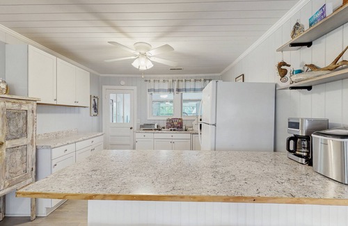 Edisto Island House | Serene home with outdoor deck, close to Beach Access and Attractions