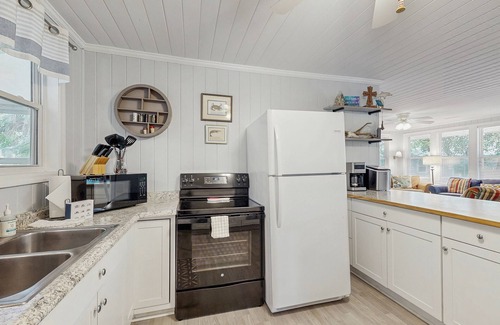 Edisto Island House | Serene home with outdoor deck, close to Beach Access and Attractions