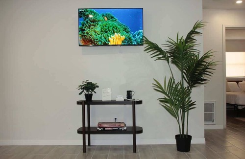 Bayou Oaks House | Serene Japandi Getaway, Near Art & Beaches