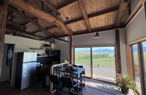 Enterprise House | Serene Japanese Home with Breathtaking Views in Oregon — Only 15 Min to Joseph