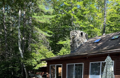 Fryeburg Cottage | Serene Kezar Pond Log Home ,Gorgeous Sunsets Mountain Views!