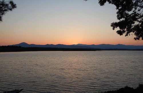 Fryeburg Cottage | Serene Kezar Pond Log Home ,Gorgeous Sunsets Mountain Views!
