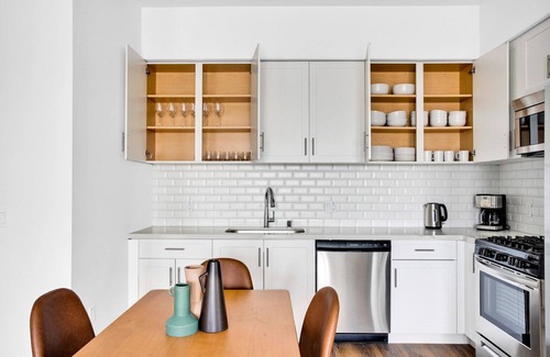 Koreatown Apartment | Serene Koreatown 2BR w/Gym & W/D, walk to Wilshire Blvd, by Blueground