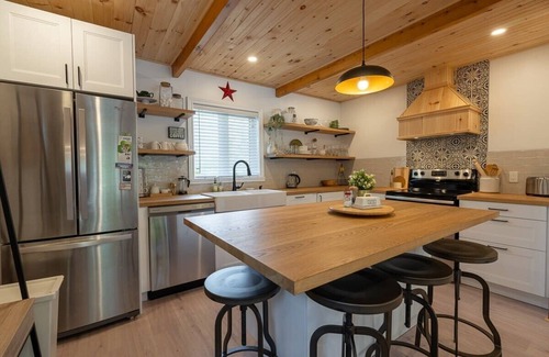 Amherst Ski Chalet | Serene Lake Escape with Spa Indulgence