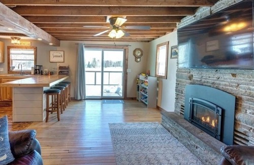 Deposit House | Serene Lake House With A View