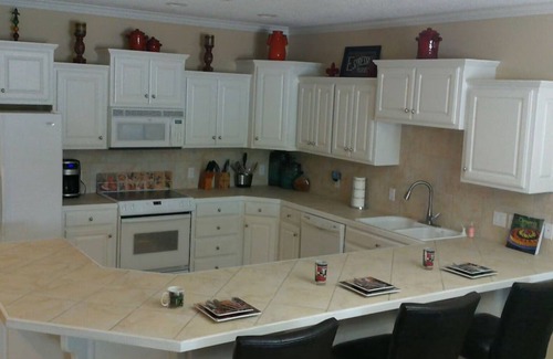 Lake Hamilton Condo | Serene lakefront condo with stunning views, private boat slip, and spacious deck