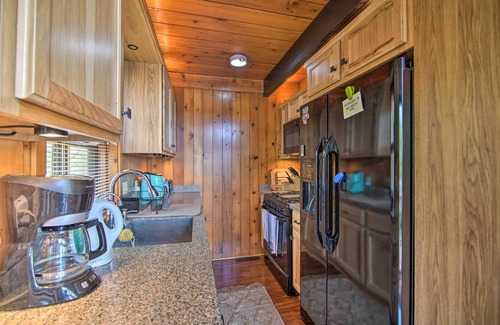 Twin Lakes Cabin | Serene Lakefront Escape: Boat Dock & Grill!