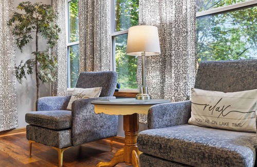 Se Ree House | Serene Lakefront Getaway for the Whole Family!
