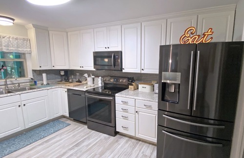 Lake Lure Cottage | Serene Lakefront Reteat with Whimsical Flair! Private Dock-Kayaks-Fishing