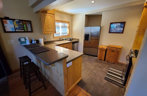 Serene Lakes Cabin | Serene Lakes Cabin w/view close to Sugar Bowl & Truckee