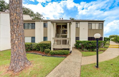 Walden on Lake Conroe Apartment | Serene Lakeside Beauty