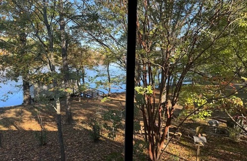 Houston Cabin | Serene Lakeside Getaway: Cozy Cabin on Harris Brake Lake, Arkansas